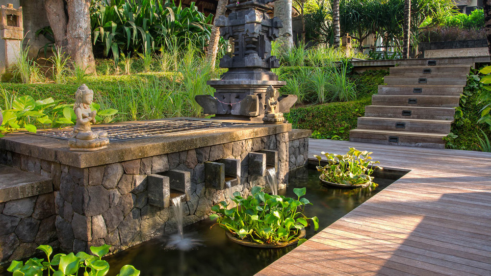 Seseh Beach Villa II - Connecting walkway with Seseh Beach Villa I